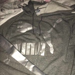 Women’s medium puma suit. Never worn. W/ tags